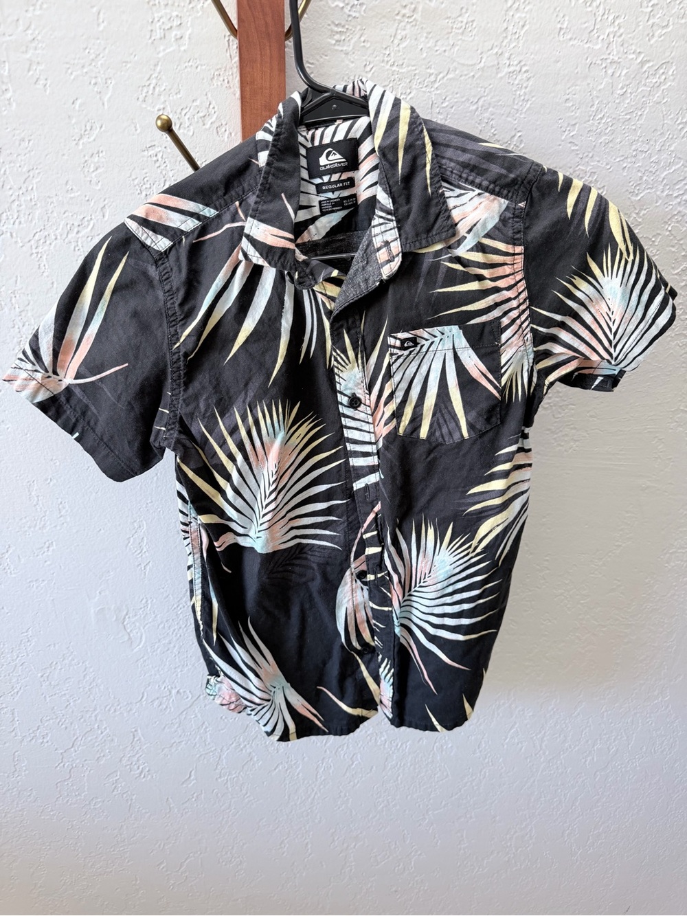 Quiksilver Black Short-Sleeve Tropical Button-Up Shirt with Pastel Leaf Print